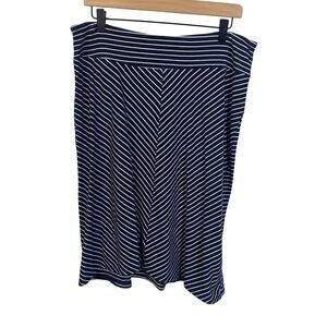 Columbia PFG Navy Blue & White Striped Pull On Knee Length Skirt Omni Wick Sz L